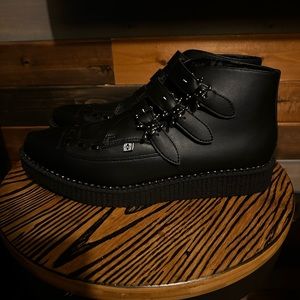 Black TUKskin 3-Buckle Pointed Creeper Boot with skull Buckles